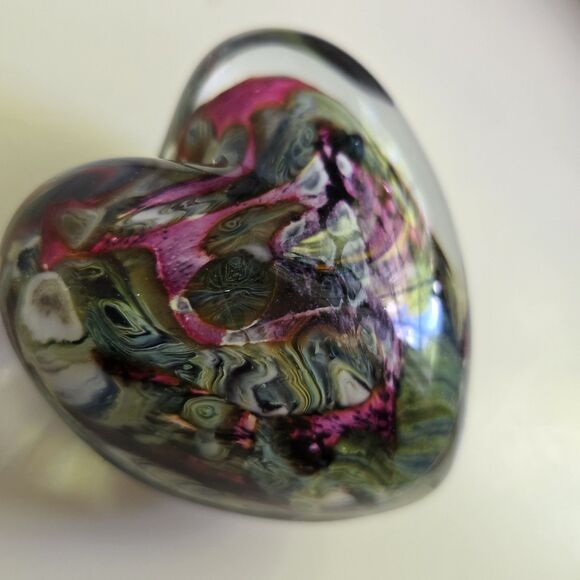 Robert Eickholt Heart Shaped Blown Glass Paperweight Green Purple Signed Vintage - Picture 9 of 12
